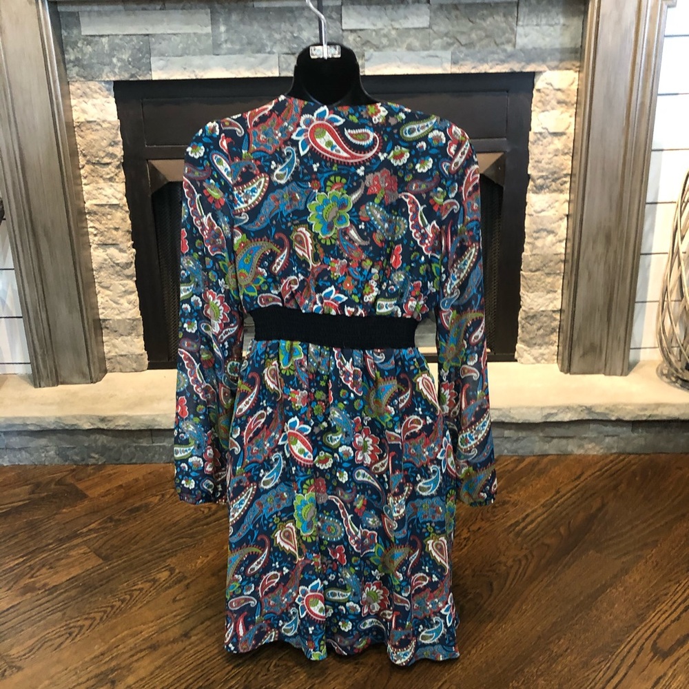 Flying Tomato brand paisley print mini dress with long sheer sleeves size small - Picture 2 of 4